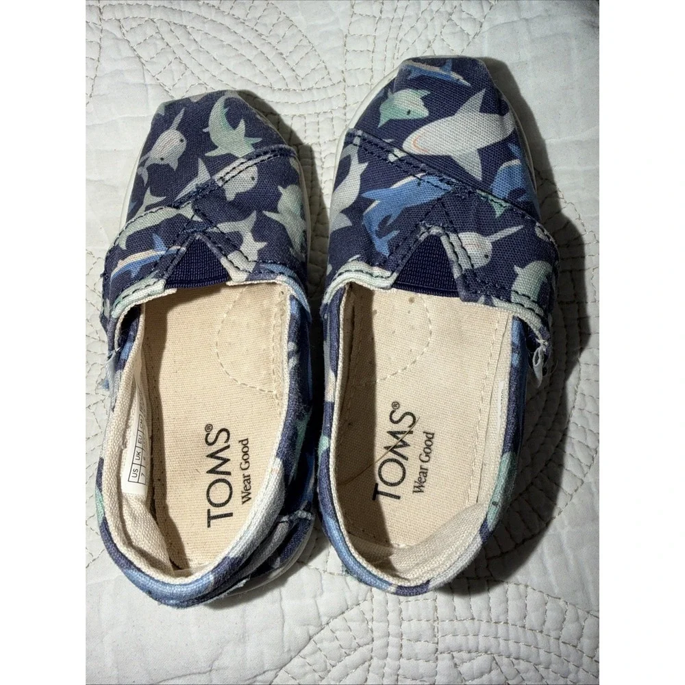 TOMS TODDLER SHARK BELMONT‎ SLIP ON SHOES BLUE DEPTHS SIZE 8 EUC
